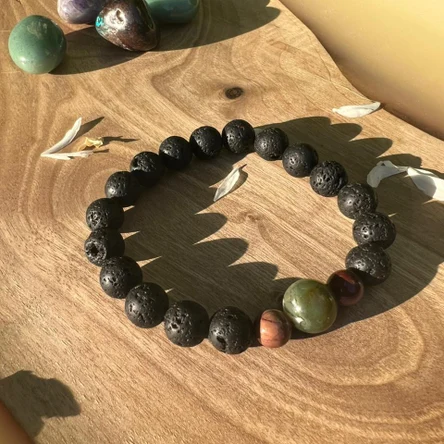 Браслет из лавы и яшмы